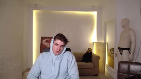 Snapshot of maxkaiden chatting on 14, 2, 2025 MaxKaiden online show from 14, 2, 2025