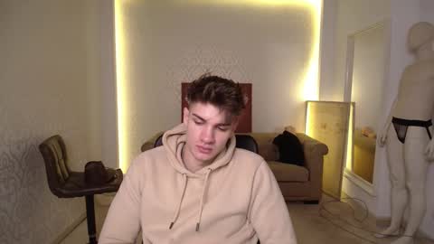 Snapshot of maxkaiden chatting on 24, 2, 2025 MaxKaiden online show from 24, 2, 2025