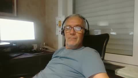 Snapshot of maxou569 chatting on 15, 10, 2025 maxou569 online show from 15, 10, 2025