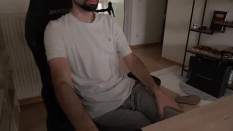 maxp0wer21 online show from 7, 12, 2024