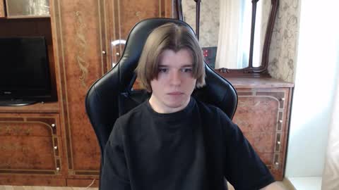 Max online show from 1, 12, 2025