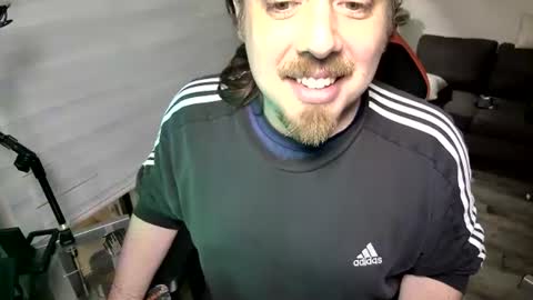 Snapshot of maxredz chatting on 1, 8, 2026 Max online show from 1, 8, 2026