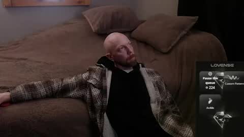 Snapshot of maxrouger chatting on 27, 3, 2026 MaxRouger online show from 27, 3, 2026