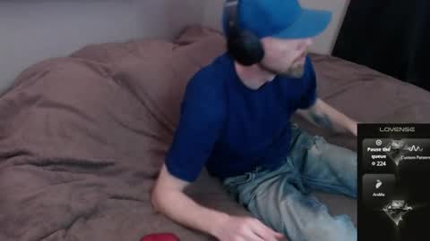 Snapshot of maxrouger chatting on 1, 4, 2026 MaxRouger online show from 1, 4, 2026