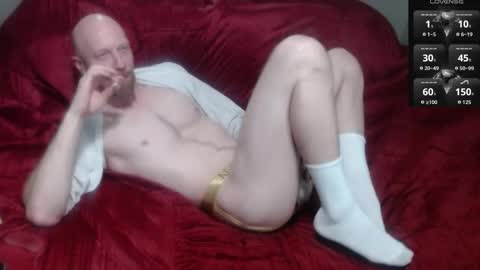 Snapshot of maxrouger chatting on 10, 4, 2026 MaxRouger online show from 10, 4, 2026