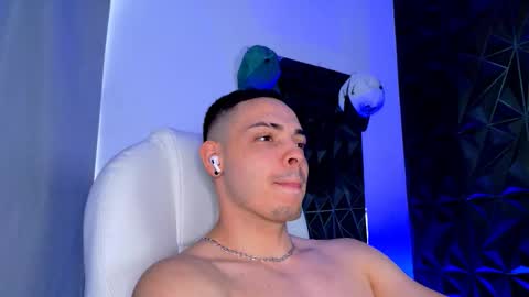 MAX online show from 15, 12, 2025