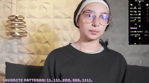 Snapshot of maxx_caprice chatting on 1, 6, 2026 gabby online show from 1, 6, 2026