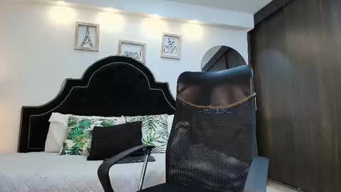 Snapshot of maxxicruz chatting on 21, 12, 2025 Maxxi online show from 21, 12, 2025