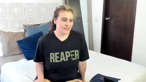 Snapshot of maxzy_star chatting on 23, 12, 2024 Victoria online show from 23, 12, 2024