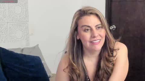 Snapshot of maxzy_star chatting on 26, 9, 2025 Victoria online show from 26, 9, 2025