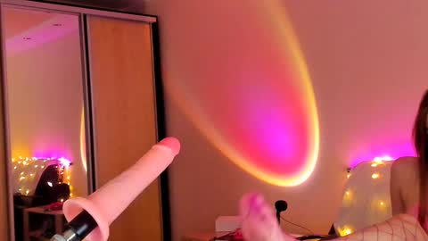 May Flower online show from 23, 1, 2025