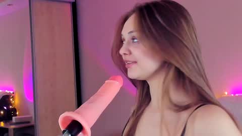 May Flower online show from 24, 1, 2025