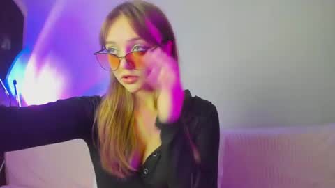 Snapshot of may_fl0wer chatting on 16, 7, 2026 May Flower online show from 16, 7, 2026