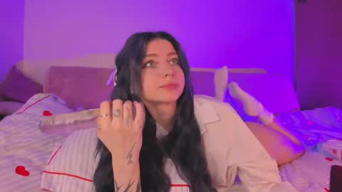 May online show from 15, 11, 2025