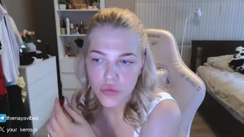Snapshot of maya_blonde18 chatting on 21, 7, 2026 Maya online show from 21, 7, 2026