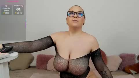 Snapshot of maya_collins_ chatting on 19, 2, 2026 Maya online show from 19, 2, 2026