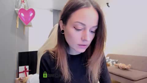 Snapshot of maya_l chatting on 15, 12, 2025 Maya online show from 15, 12, 2025