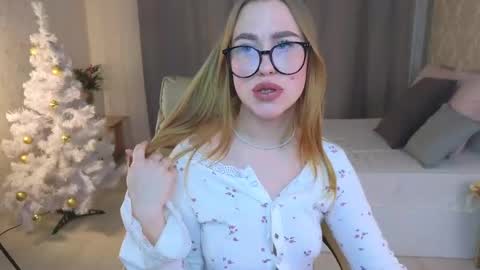 Snapshot of maya_lolly chatting on 7, 12, 2024 Maya online show from 7, 12, 2024