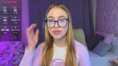 Snapshot of maya_lolly chatting on 9, 12, 2024 Maya online show from 9, 12, 2024