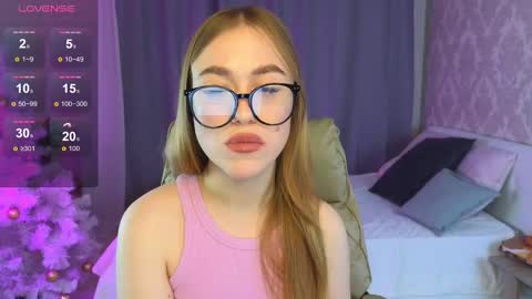 Snapshot of maya_lolly chatting on 27, 12, 2024 Maya online show from 27, 12, 2024