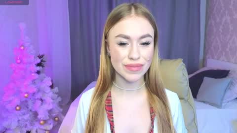 Snapshot of maya_lolly chatting on 4, 1, 2025 Maya online show from 4, 1, 2025