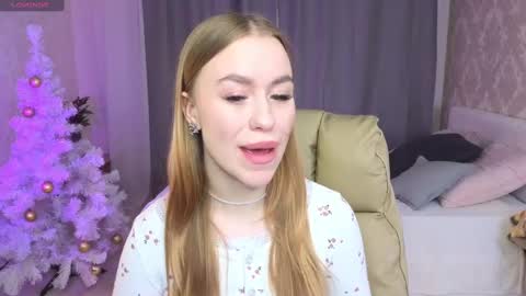 Snapshot of maya_lolly chatting on 5, 1, 2025 Maya online show from 5, 1, 2025