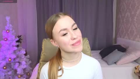 Snapshot of maya_lolly chatting on 5, 1, 2025 Maya online show from 5, 1, 2025