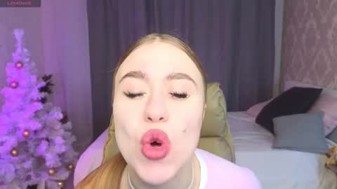 Snapshot of maya_lolly chatting on 7, 1, 2025 Maya online show from 7, 1, 2025