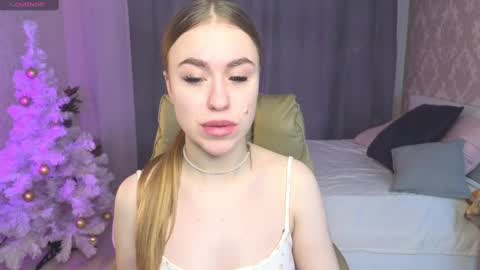 Snapshot of maya_lolly chatting on 7, 1, 2025 Maya online show from 7, 1, 2025