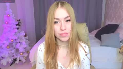 Snapshot of maya_lolly chatting on 7, 1, 2025 Maya online show from 7, 1, 2025