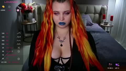 Maya Mils online show from 1, 2, 2025