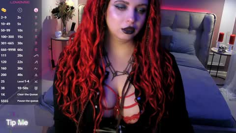 Maya Mils online show from 2, 4, 2026