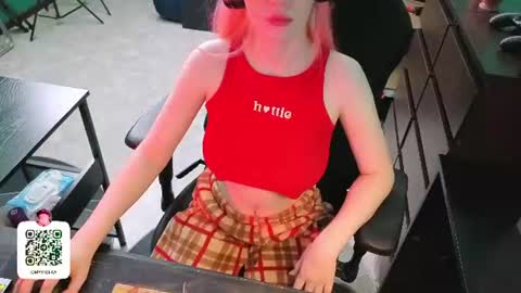 Maya Viola online show from 14, 7, 2026
