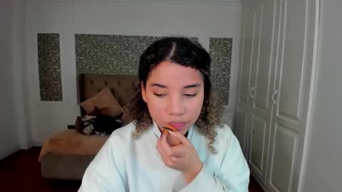 Snapshot of mayaa_ross chatting on 23, 9, 2025 Maya online show from 23, 9, 2025