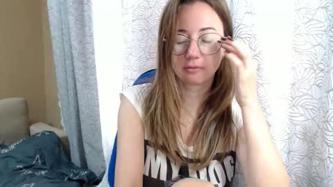 Snapshot of mayacateyes chatting on 20, 9, 2025 Maya online show from 20, 9, 2025