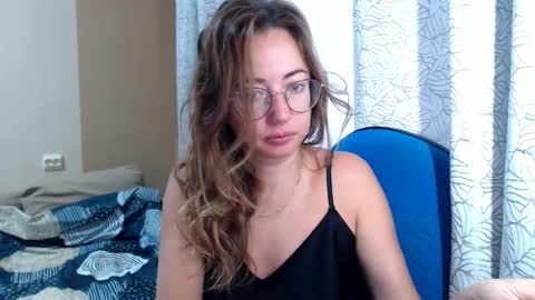 Snapshot of mayacateyes chatting on 23, 10, 2025 Maya online show from 23, 10, 2025