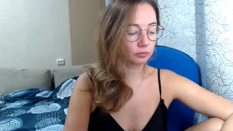 Snapshot of mayacateyes chatting on 18, 11, 2025 Maya online show from 18, 11, 2025