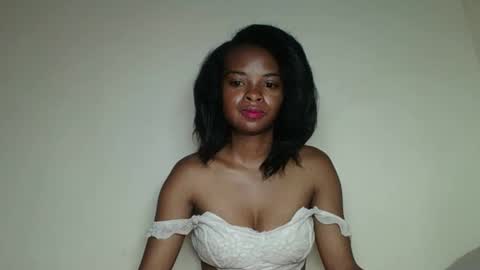 Snapshot of mayalabelle chatting on 1, 12, 2025 mayalabelle online show from 1, 12, 2025