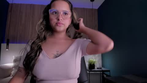 mayalee_ online show from 15, 5, 2026