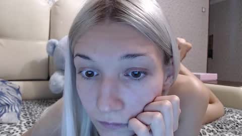 maybe_doll online show from 10, 10, 2025