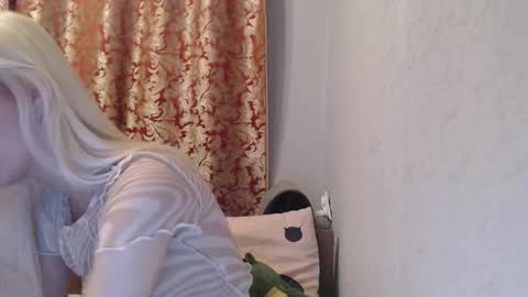 maybe_doll online show from 30, 11, 2025