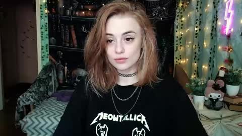 maybe_yours333 online show from 17, 4, 2026