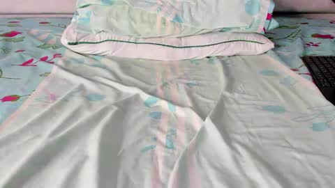 Snapshot of maybelline_666 chatting on 9, 11, 2025 Maybelline69 online show from 9, 11, 2025