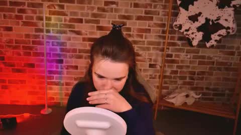 Snapshot of maybloom_ chatting on 24, 3, 2026 maybloom_ online show from 24, 3, 2026