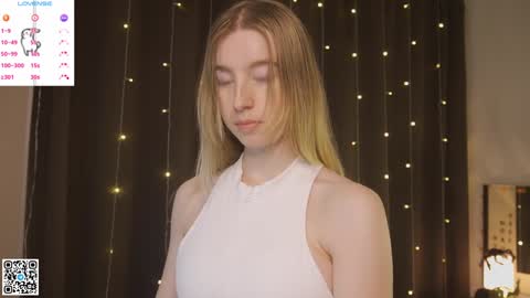 Snapshot of maydaedgin chatting on 29, 12, 2024 Violet online show from 29, 12, 2024