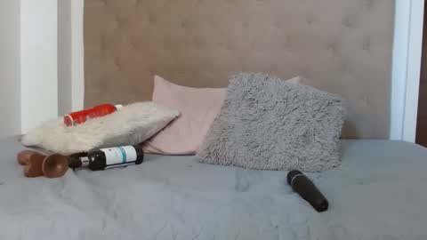 Snapshot of maydivaxox chatting on 9, 11, 2025 MAYA online show from 9, 11, 2025