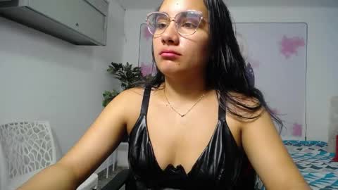Snapshot of maylin_hornyy19 chatting on 27, 4, 2026 Maylin online show from 27, 4, 2026