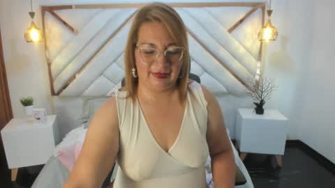 Mailyn online show from 12, 3, 2025