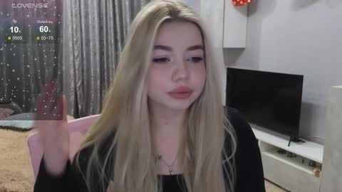 Snapshot of maymallorie chatting on 16, 12, 2024 may online show from 16, 12, 2024