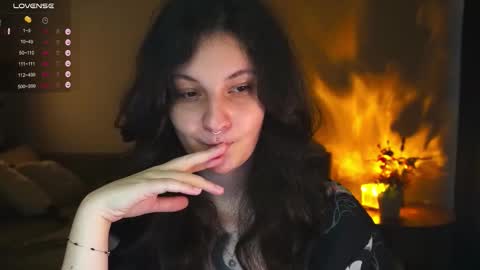 Snapshot of maymary_ chatting on 21, 10, 2025 Mary . online show from 21, 10, 2025